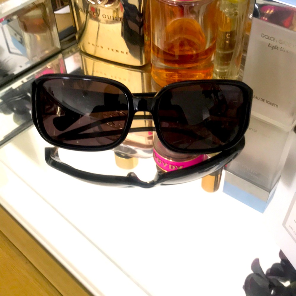 Vera Wang Shades
